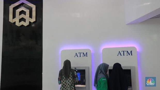 Pelayanan nasabah Bank BTN di Bank BTN, Jakarta (CNBC Indonesia/Muhammad Sabki)